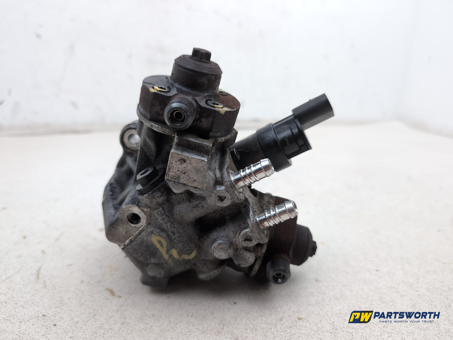 High pressure fuel pump 5