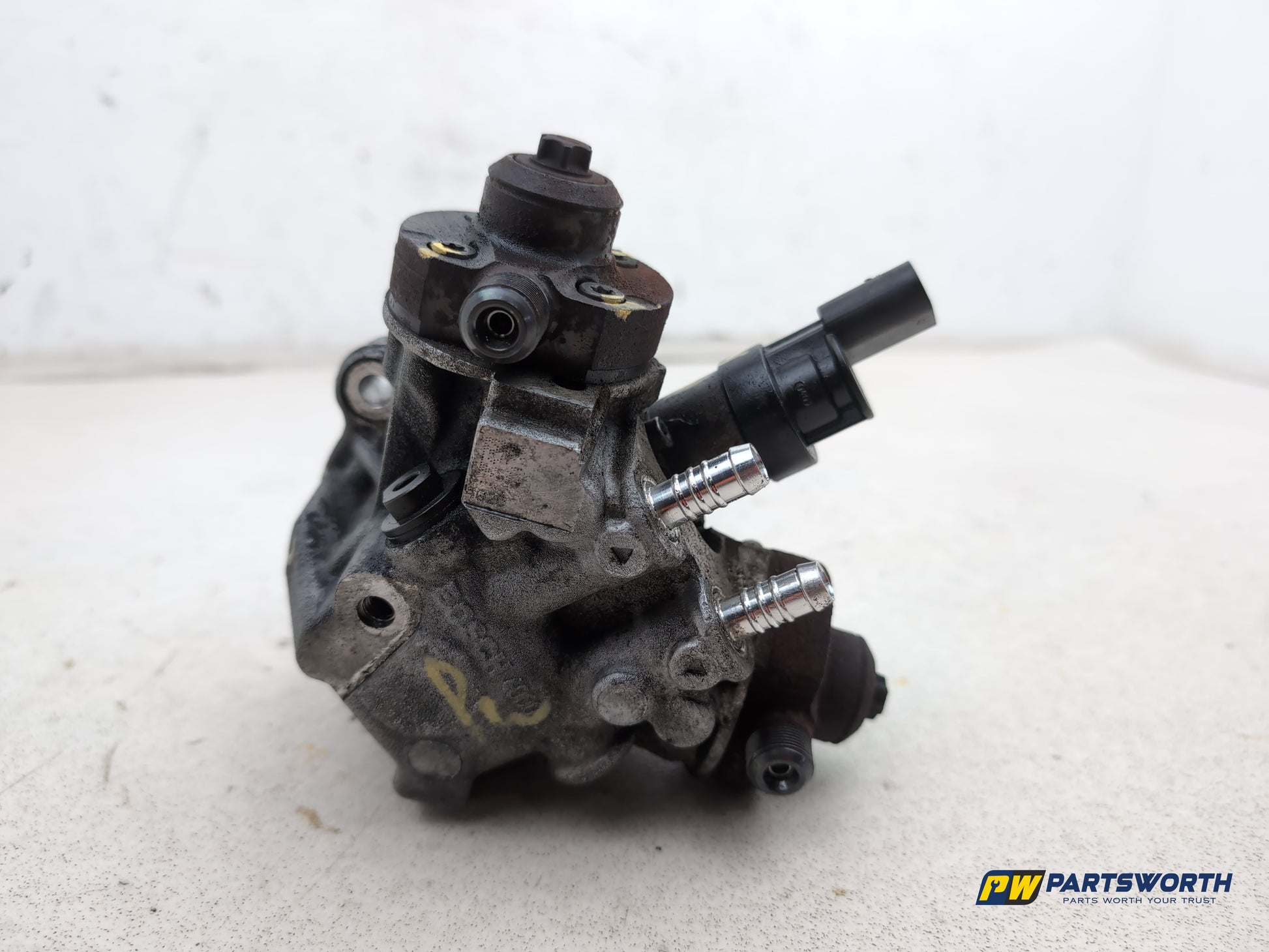 High pressure fuel pump 5