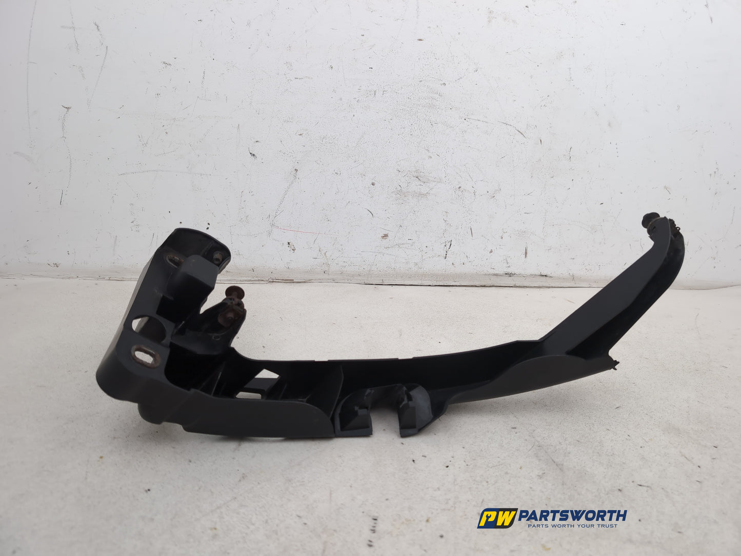 Headlamp Panel Support Bracket RH 5