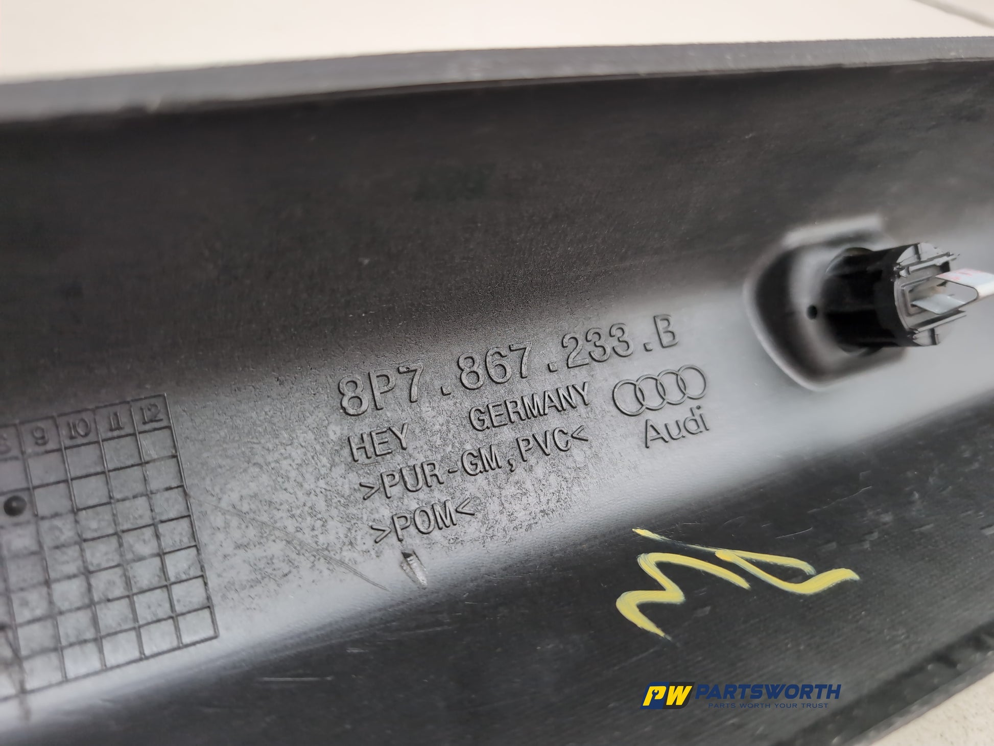 LH A Pillar Trim  5