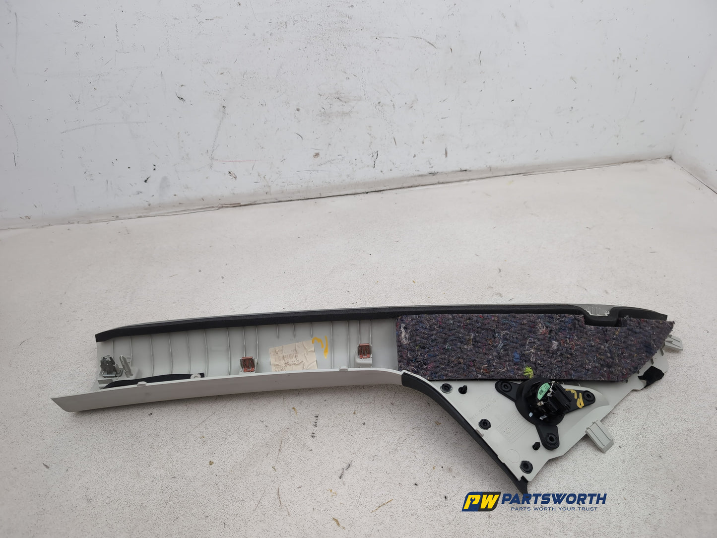 RH A Pillar Trim  5