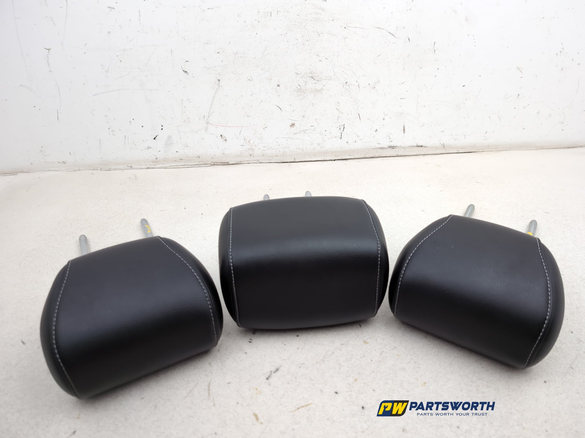 Rear Headrest 5