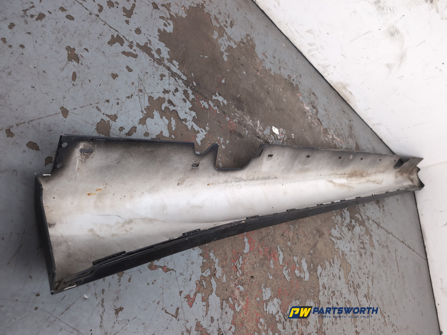 Side Skirt RH 5