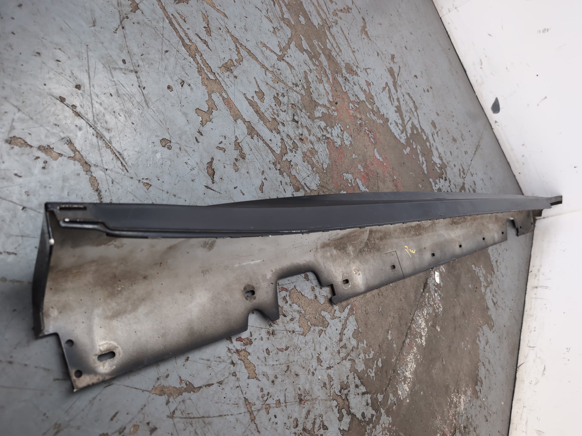 Side Skirt LH 5