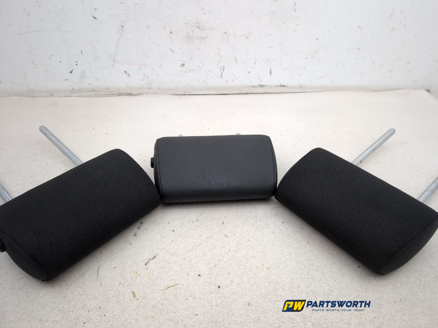 Rear Headrest 5