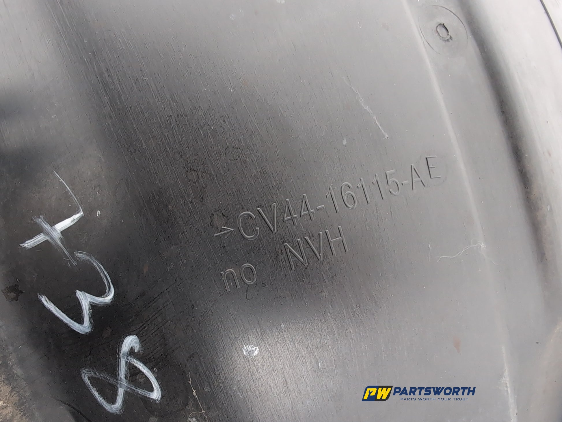 Moulding Wheel Arch Front LH 5