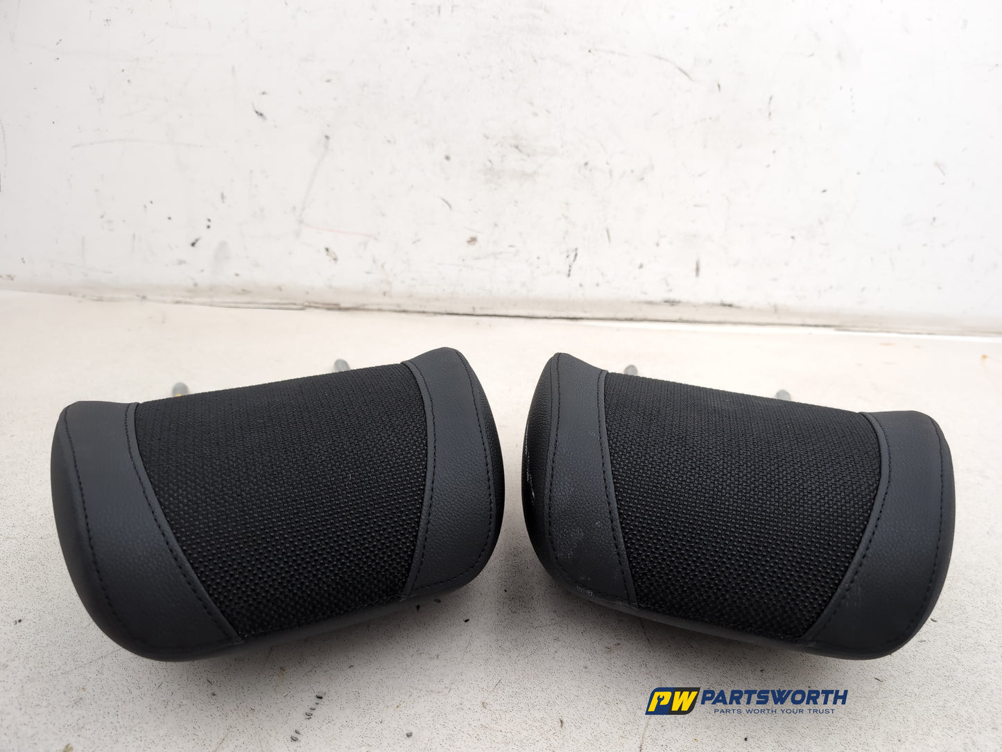 Headrest Front Pair 5