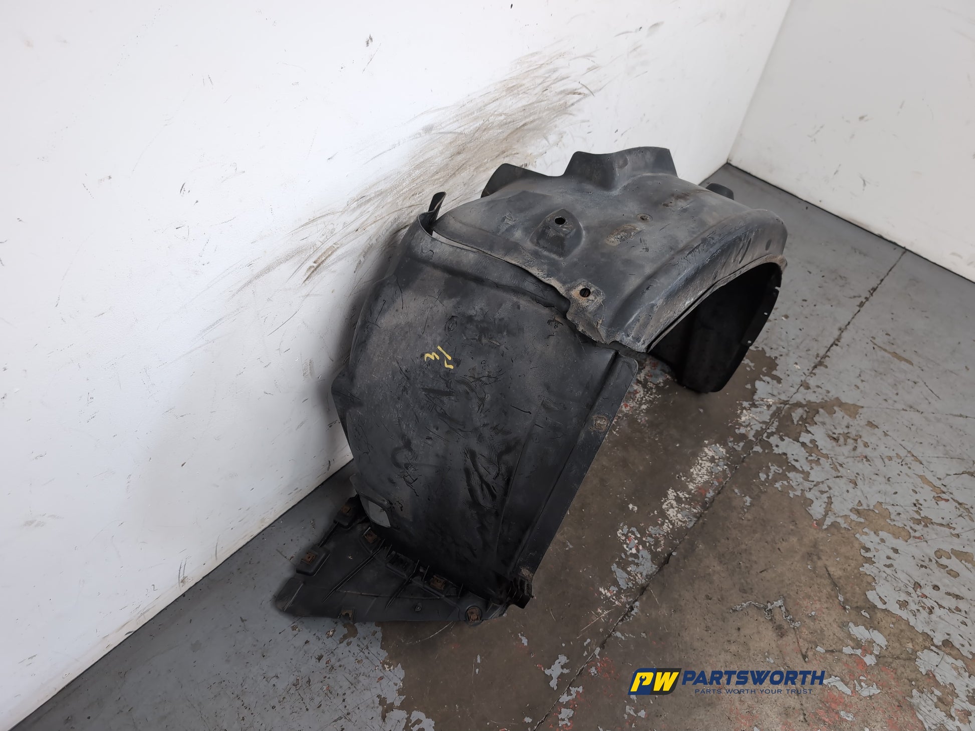 Moulding Wheel Arch Front LH 5