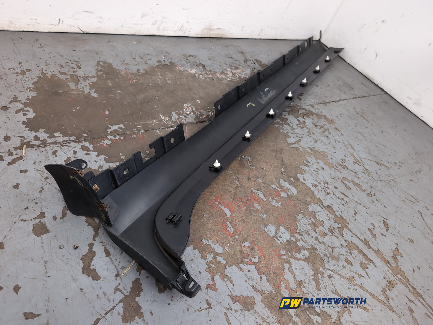 Side Skirt RH 5