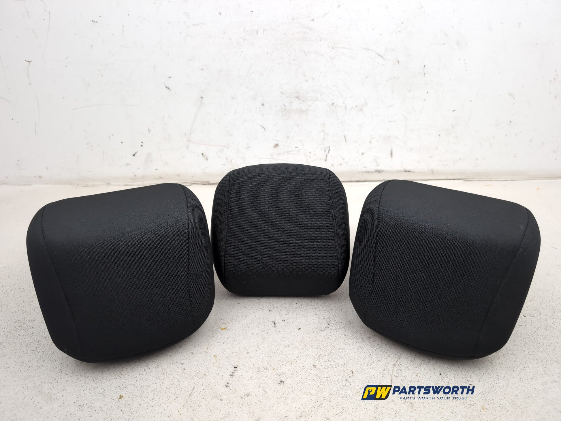 Rear Headrest 5