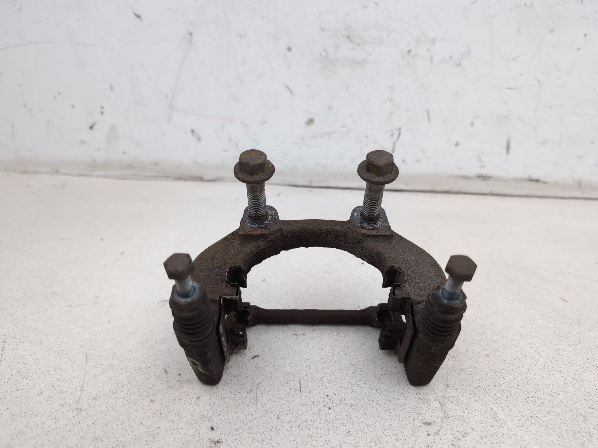 Brake Rear Caliper Support RH 5