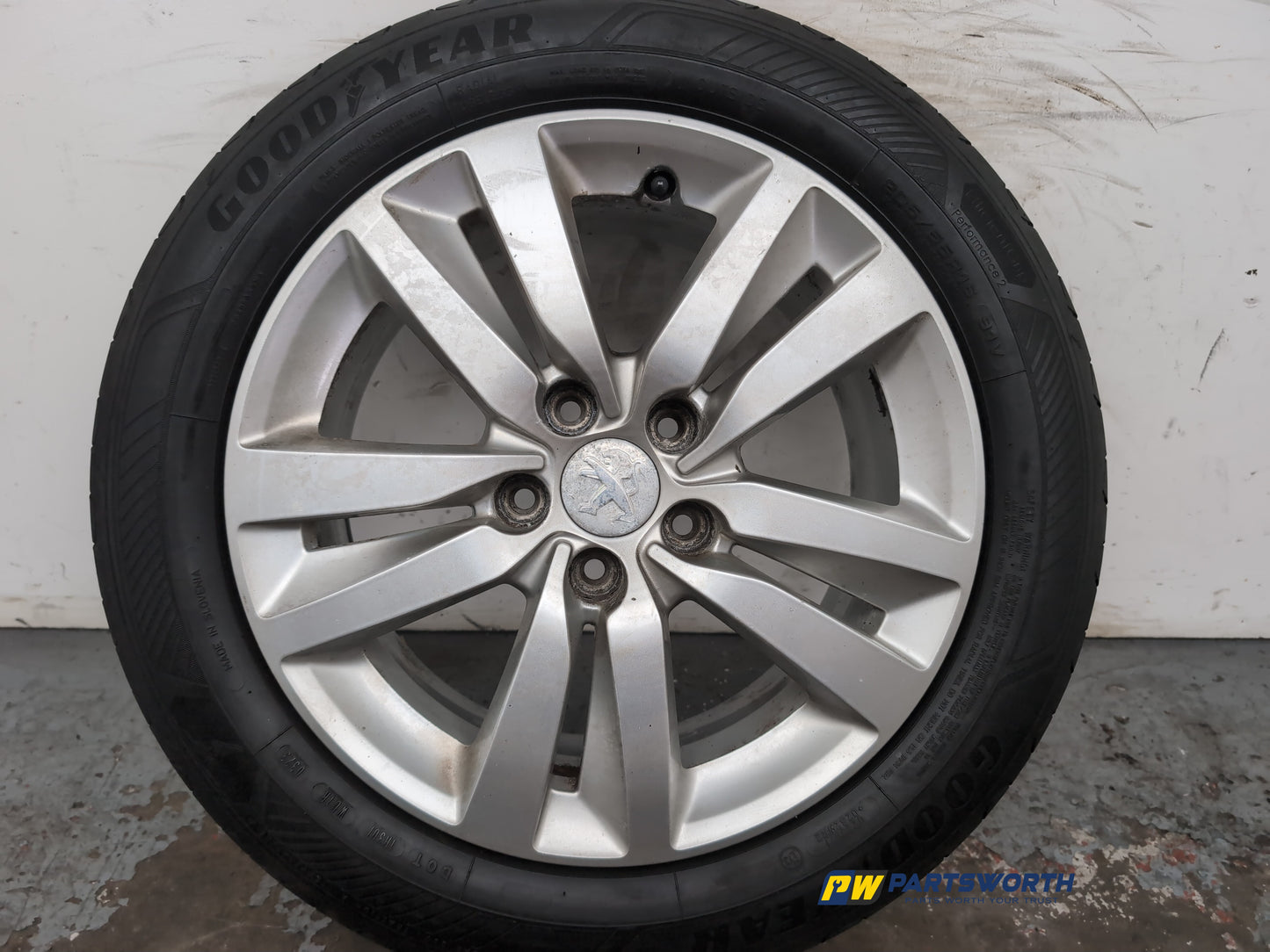 Wheel Road Alloy 5
