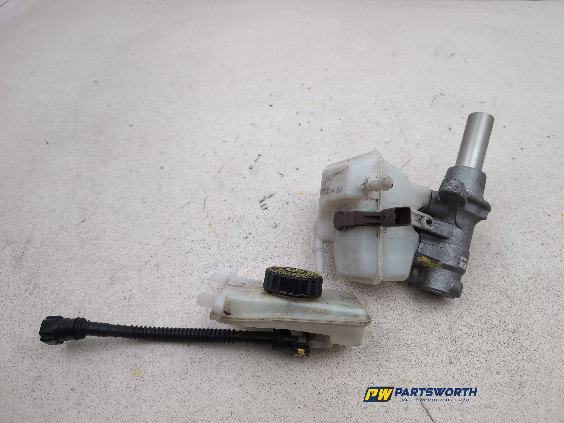 Brake Master Cylinder Assembly 5