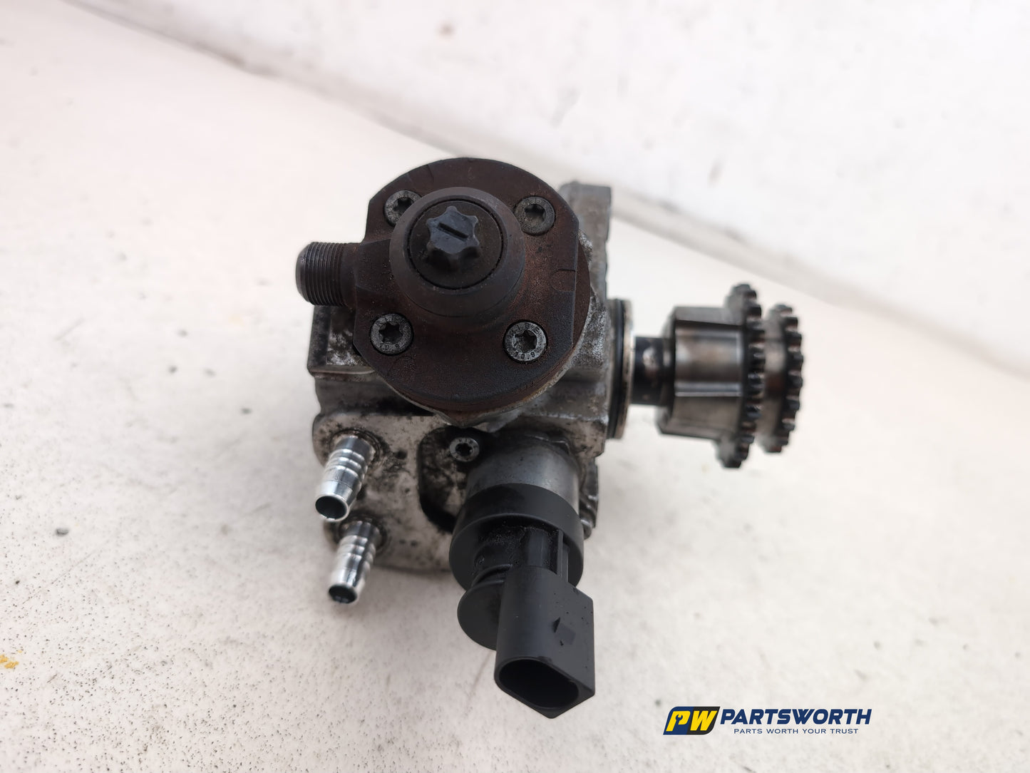 High pressure fuel pump 5