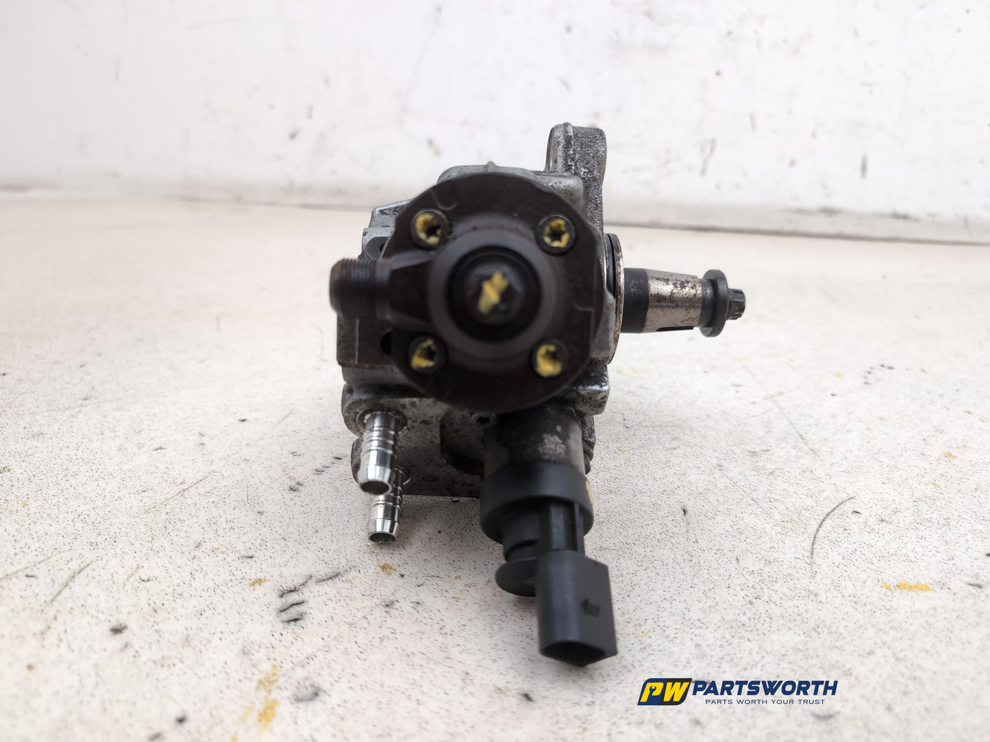 High pressure fuel pump 5