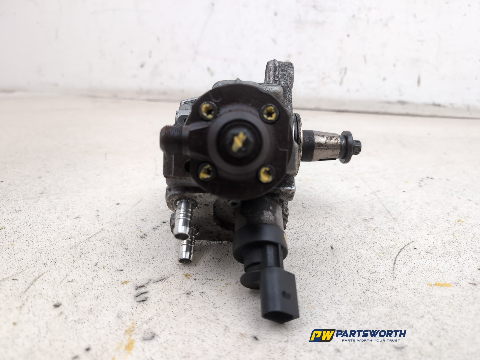 High pressure fuel pump 5