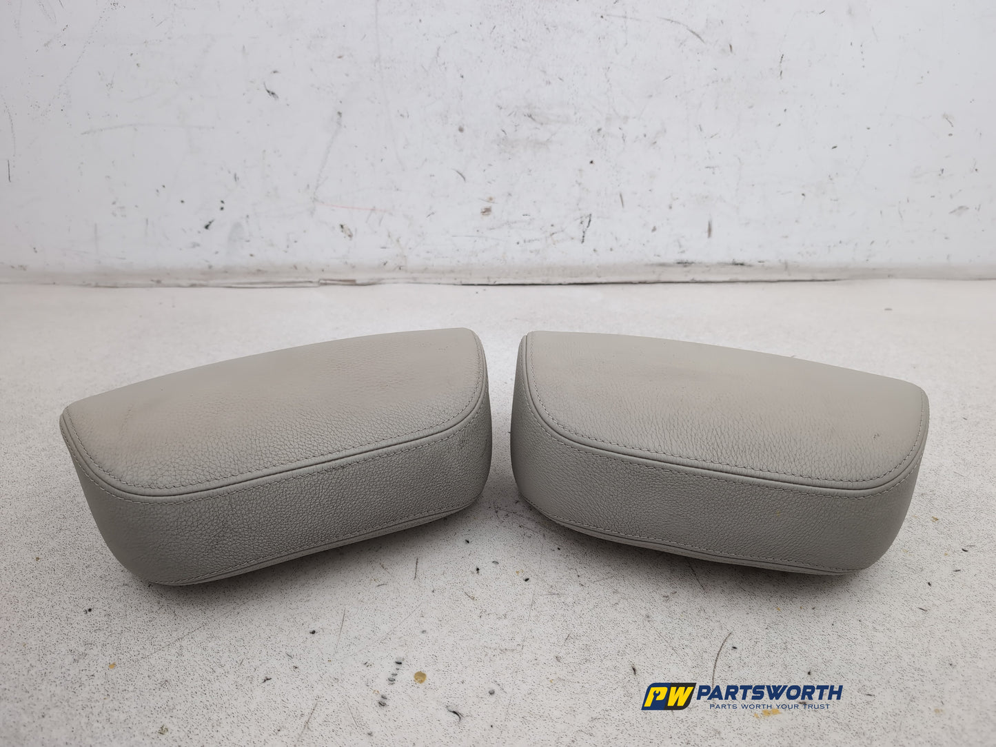 Rear Headrest 5