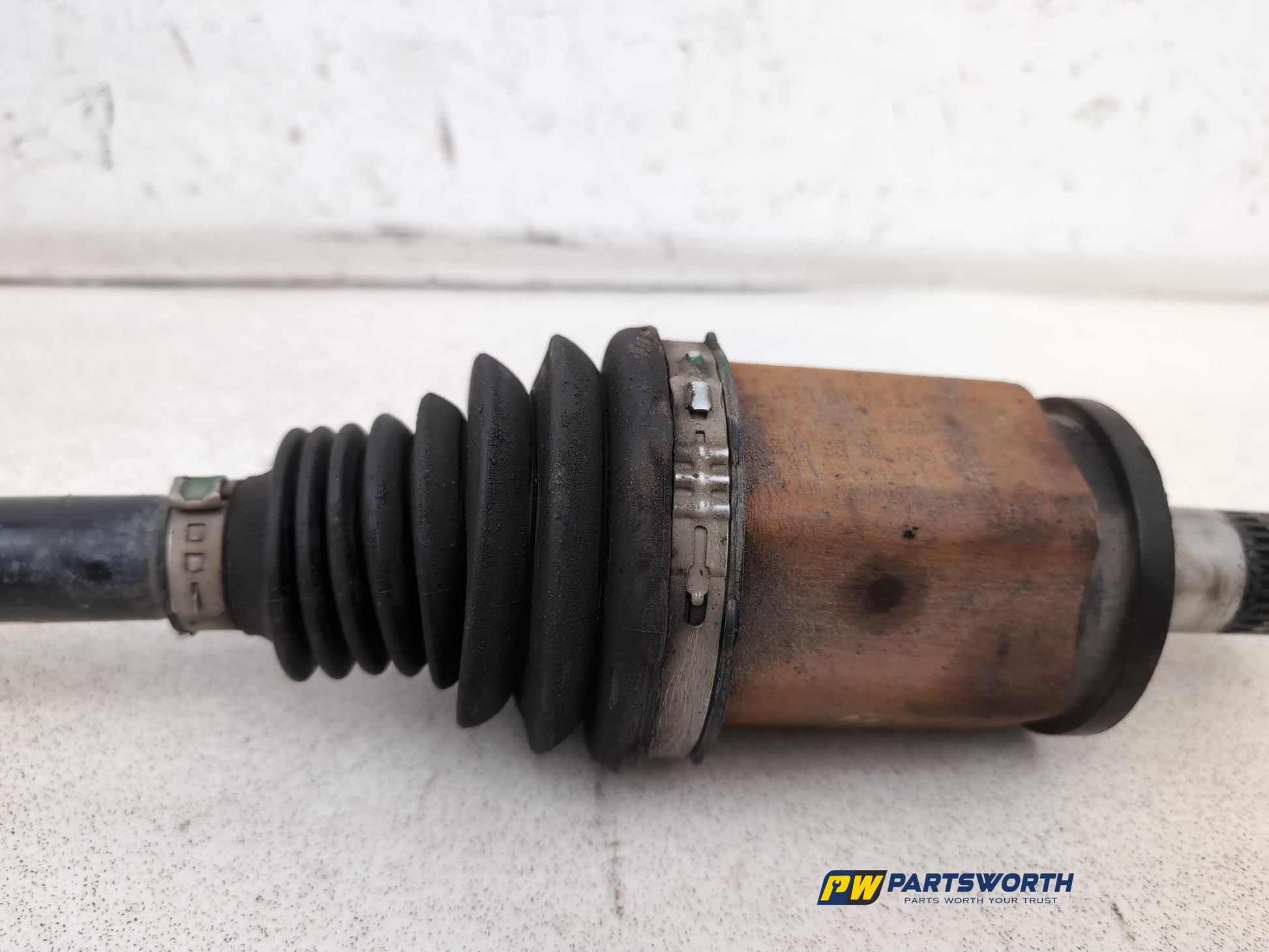 Driveshaft Front LH 5
