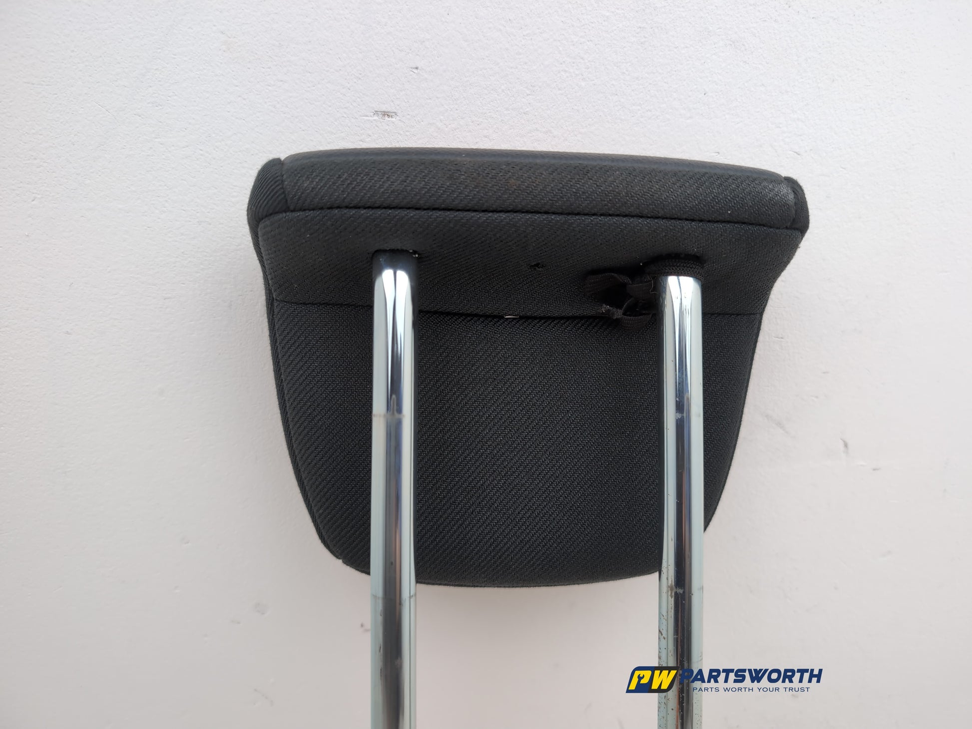 Rear Headrest 5