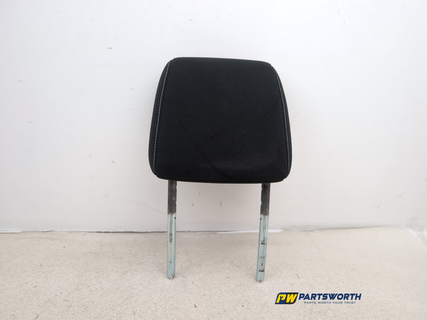 Headrest Front RH 5