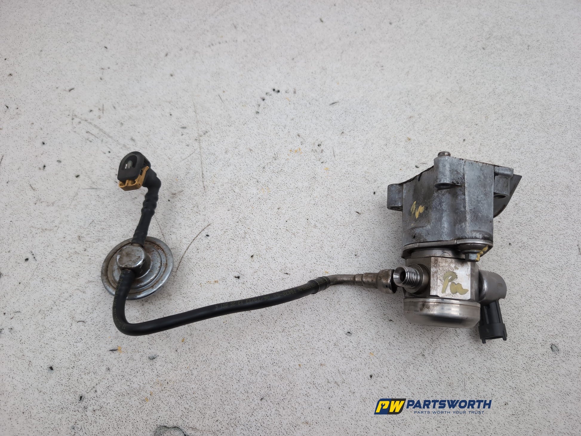 High pressure fuel pump 5