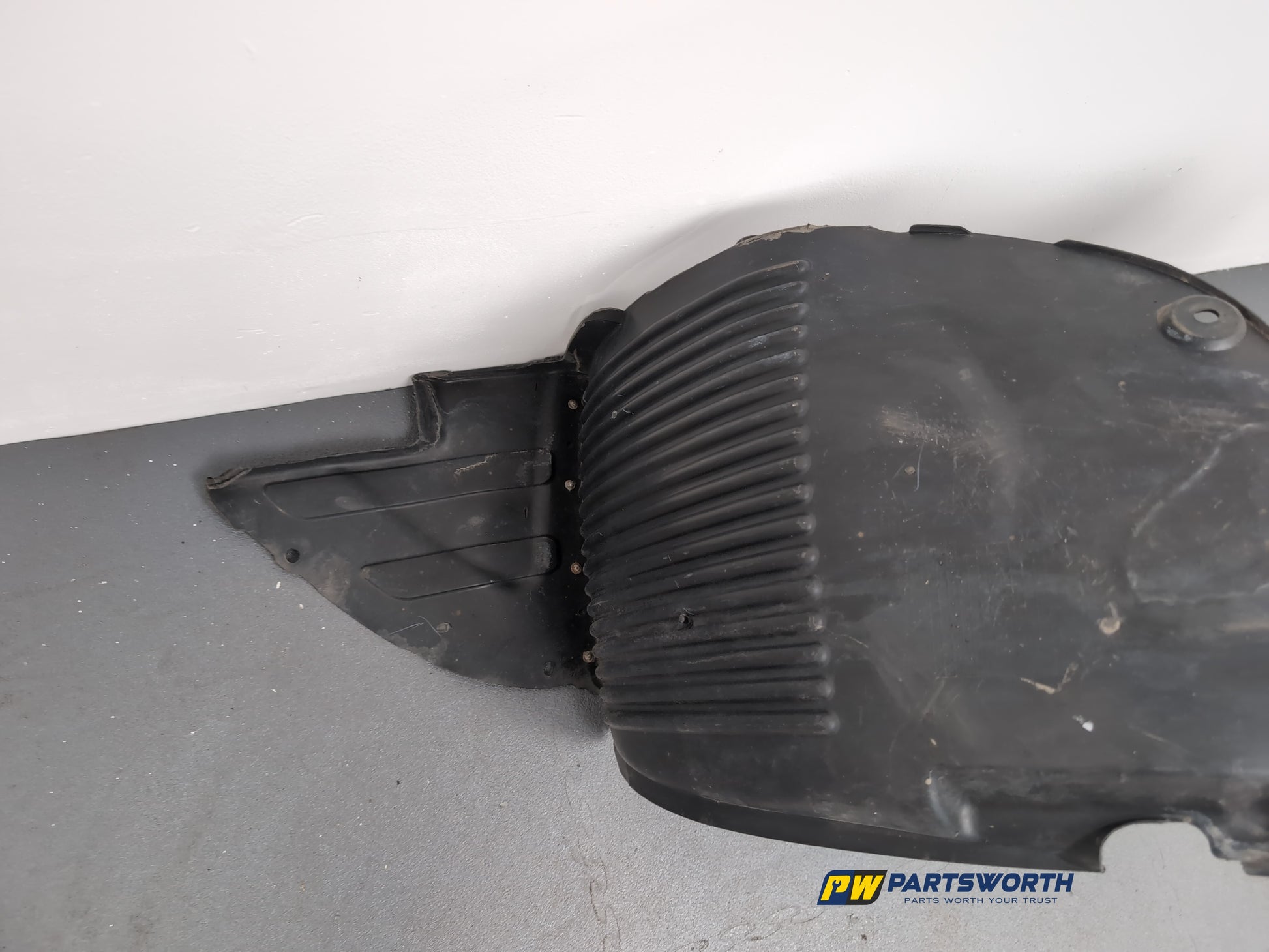 Moulding Wheel Arch Front LH 5