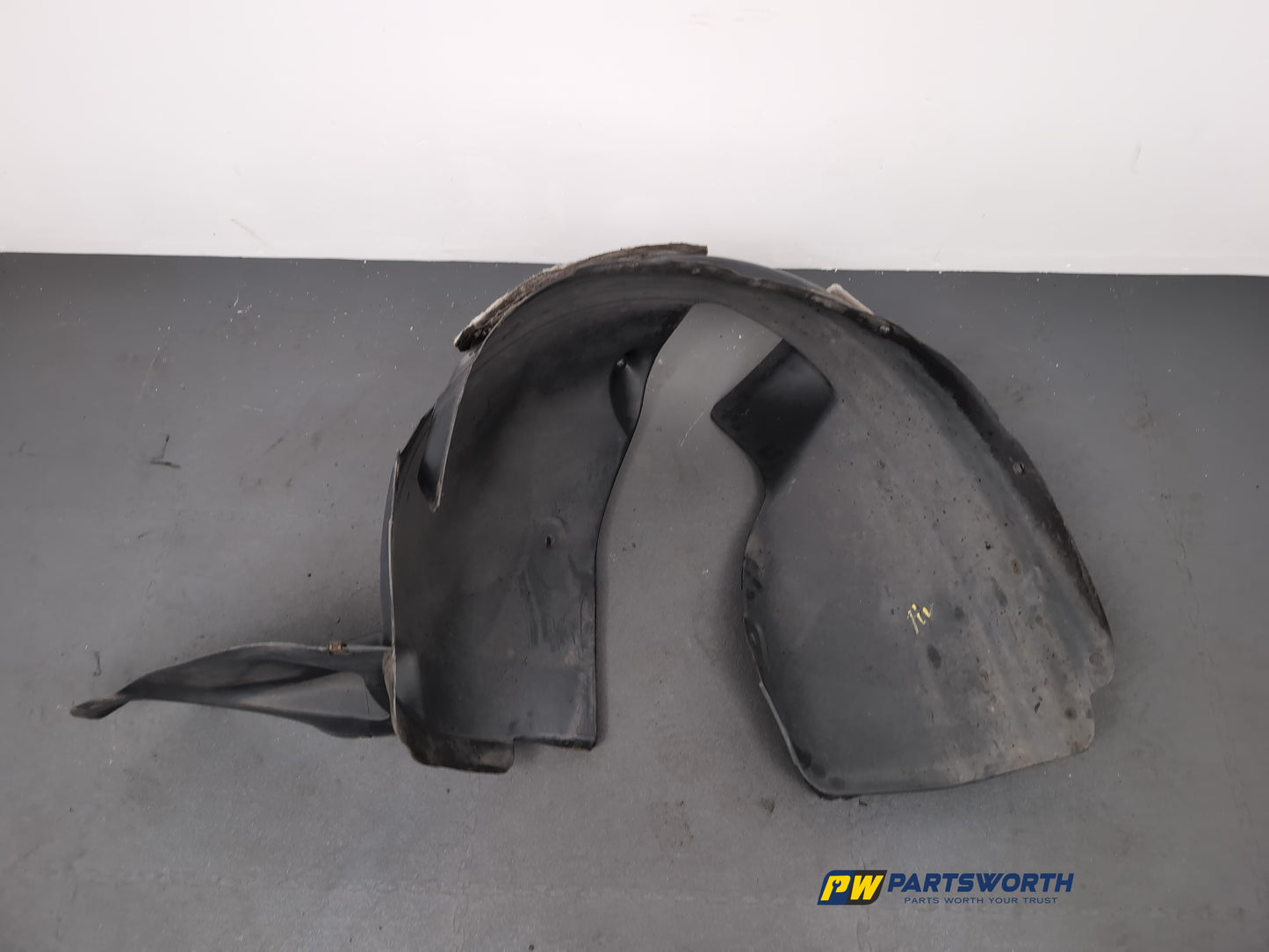Moulding Wheel Arch Front LH 5