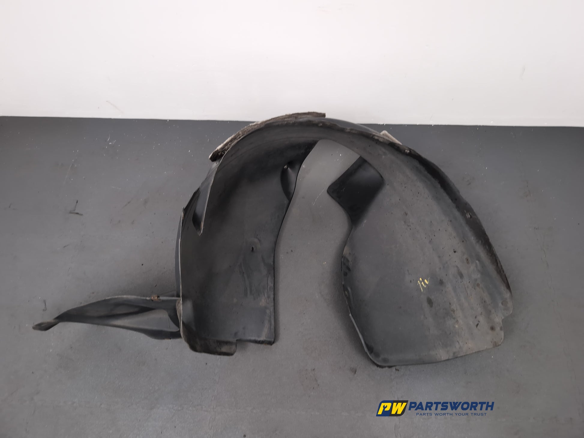 Moulding Wheel Arch Front LH 5