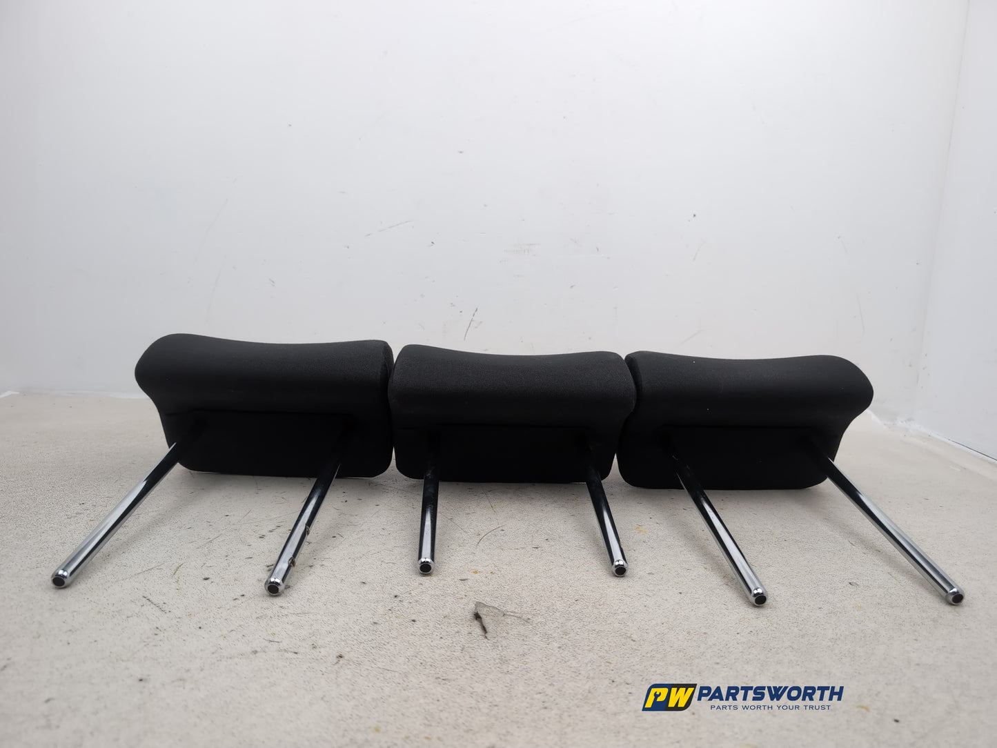 Rear Headrest 5