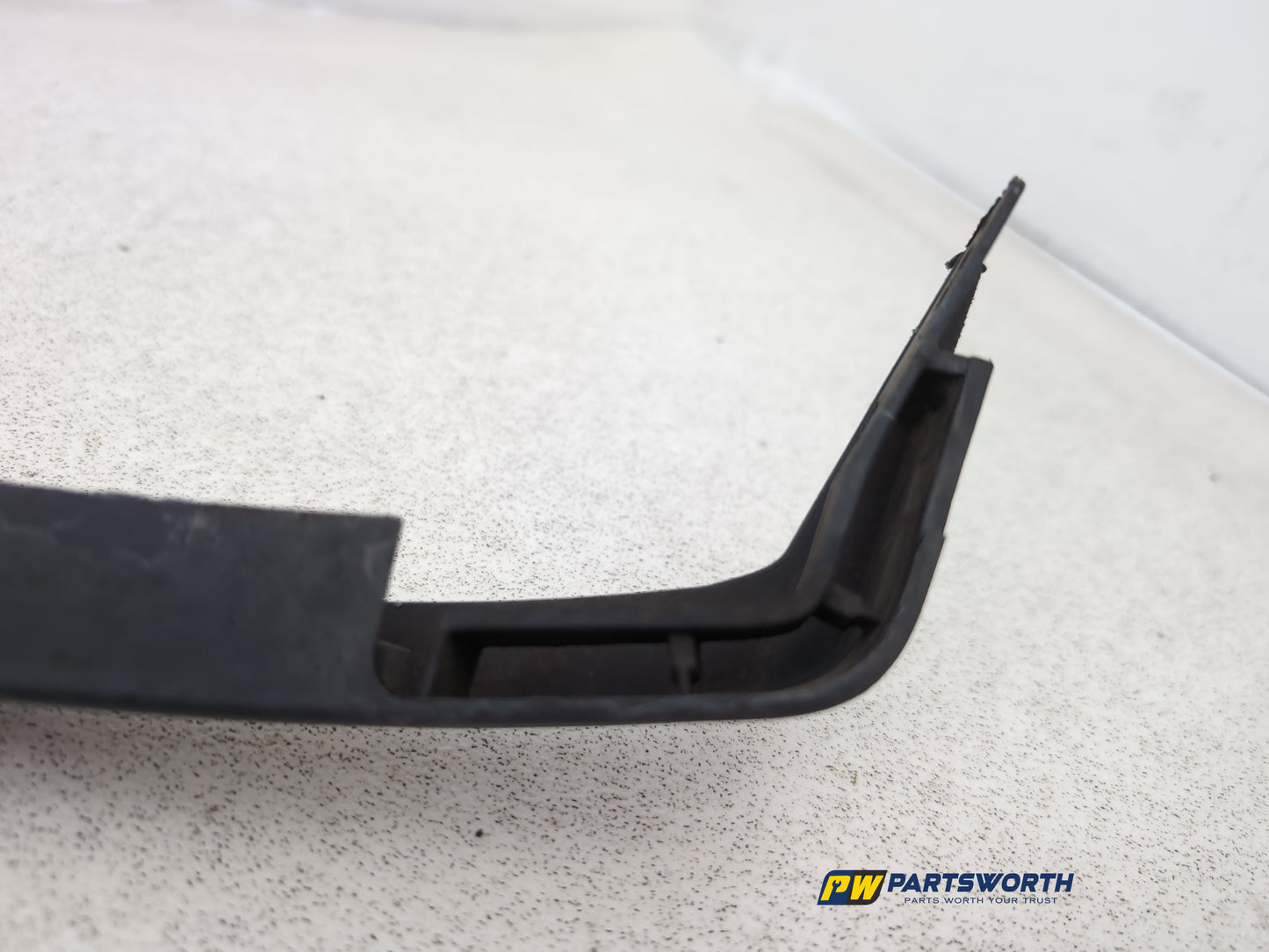 Moulding Wheel Arch Rear LH 5