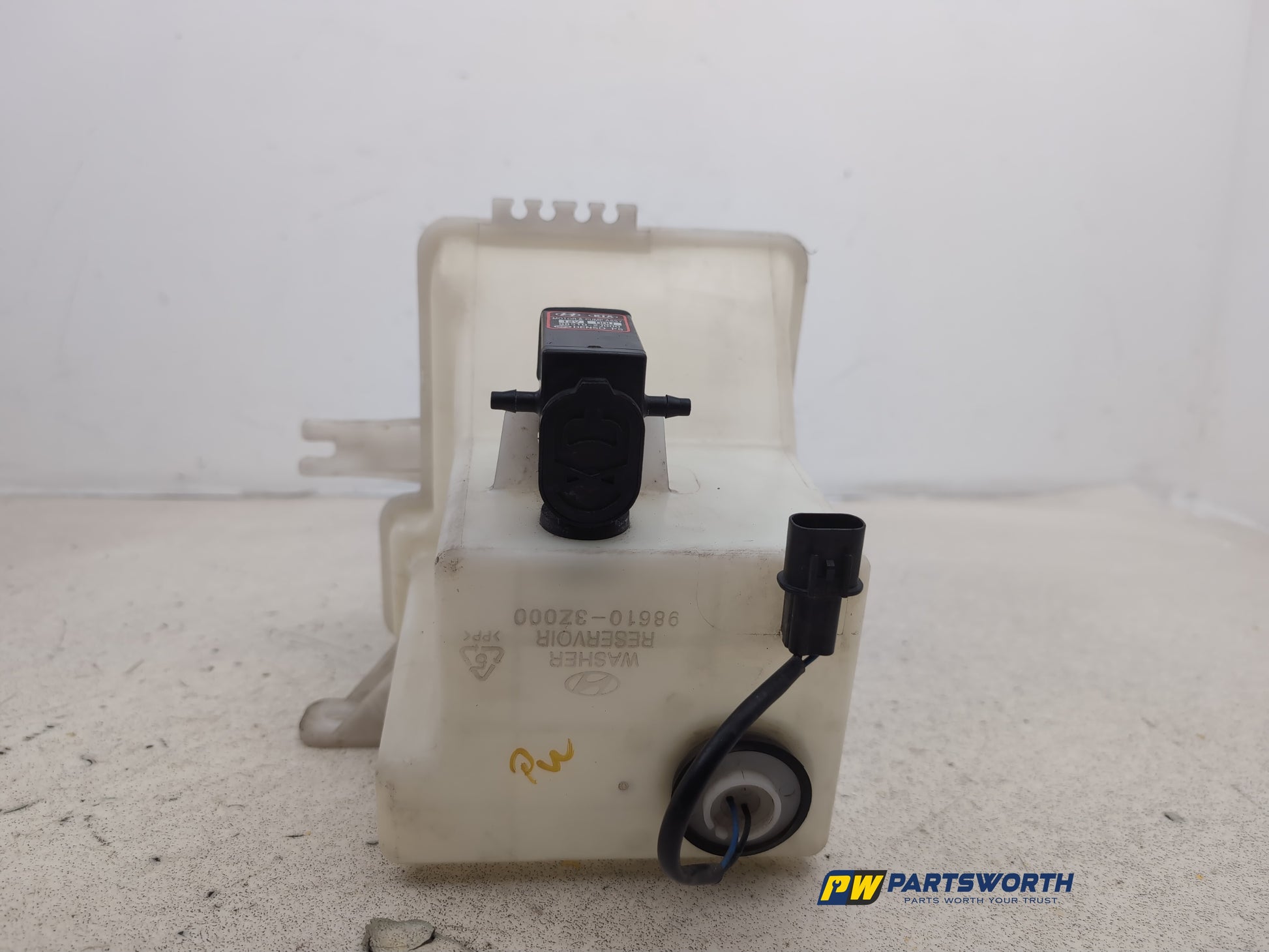Washer Bottle Windscreen 9