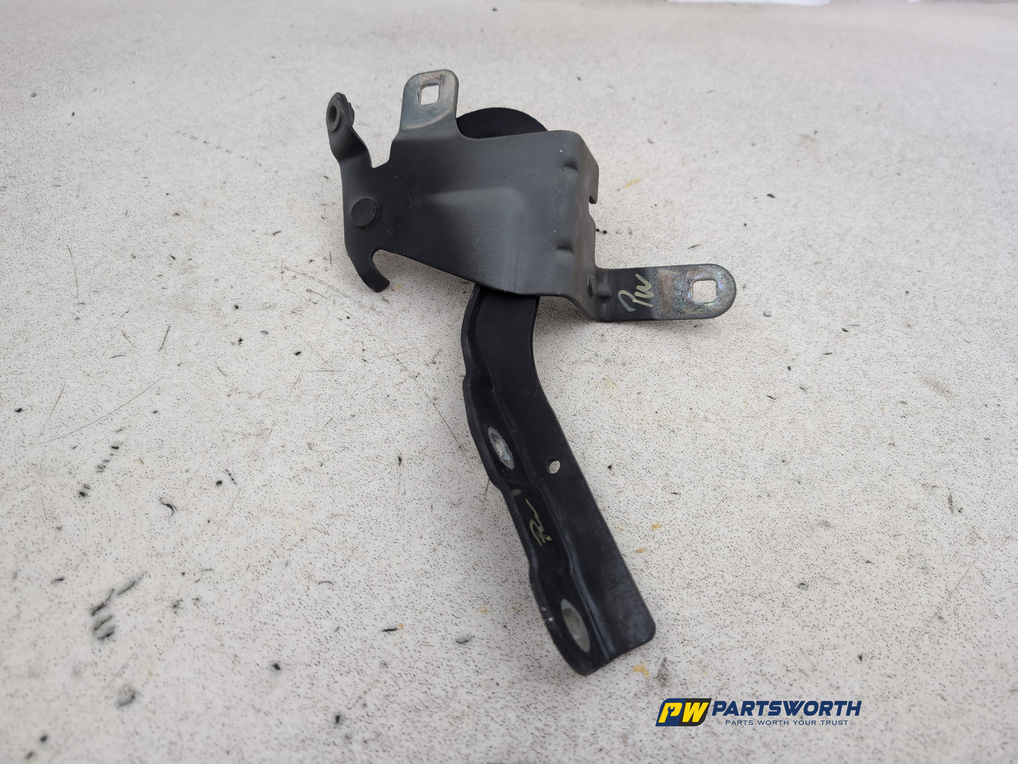 Bonnet Hinges 10