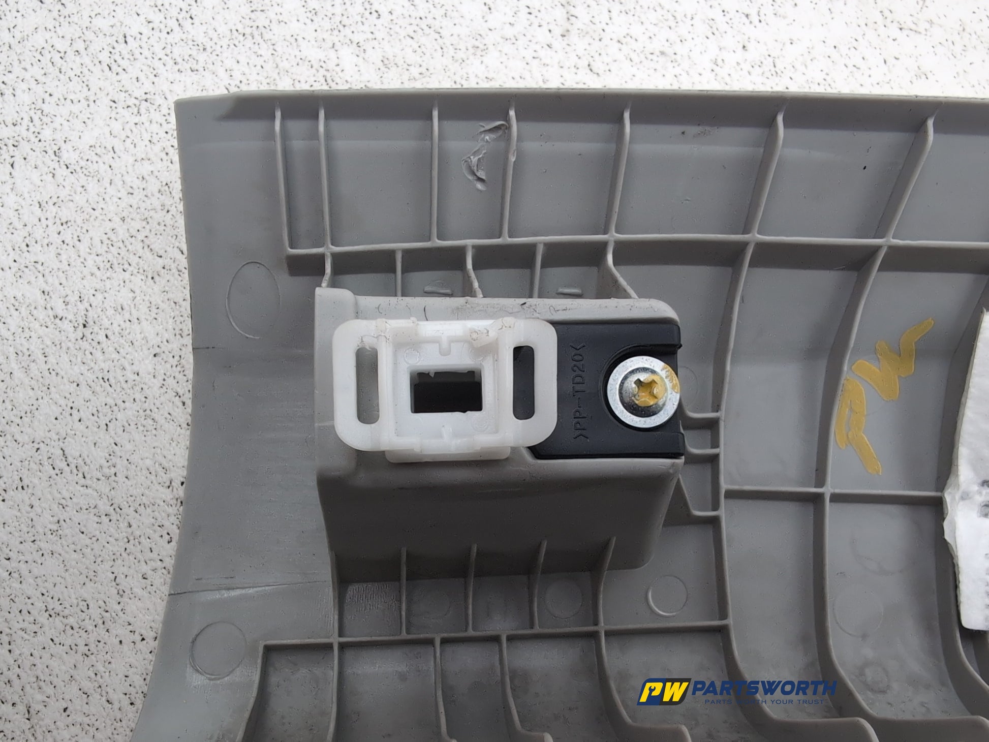 RH A Pillar Trim  10