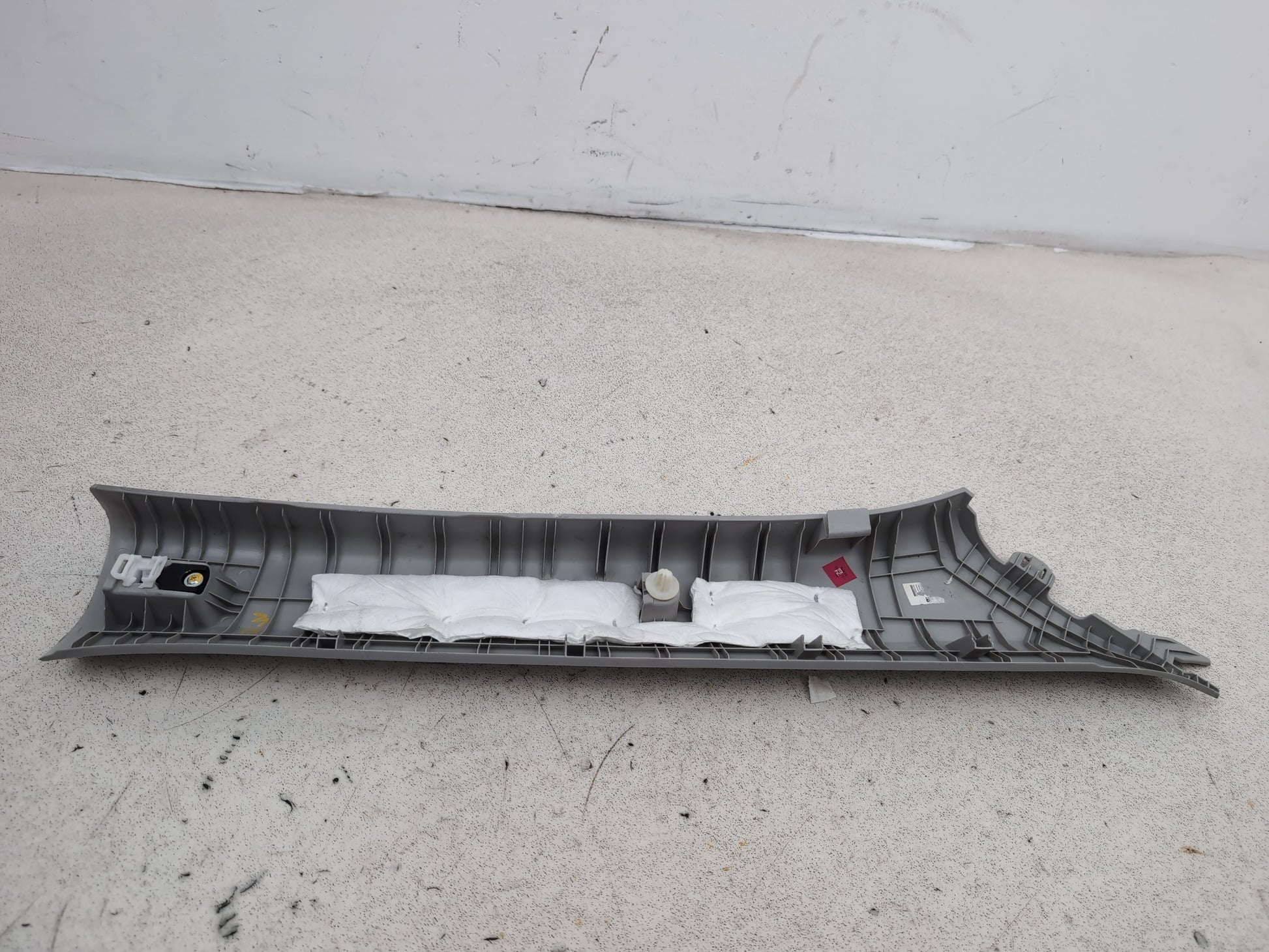 LH A Pillar Trim  8