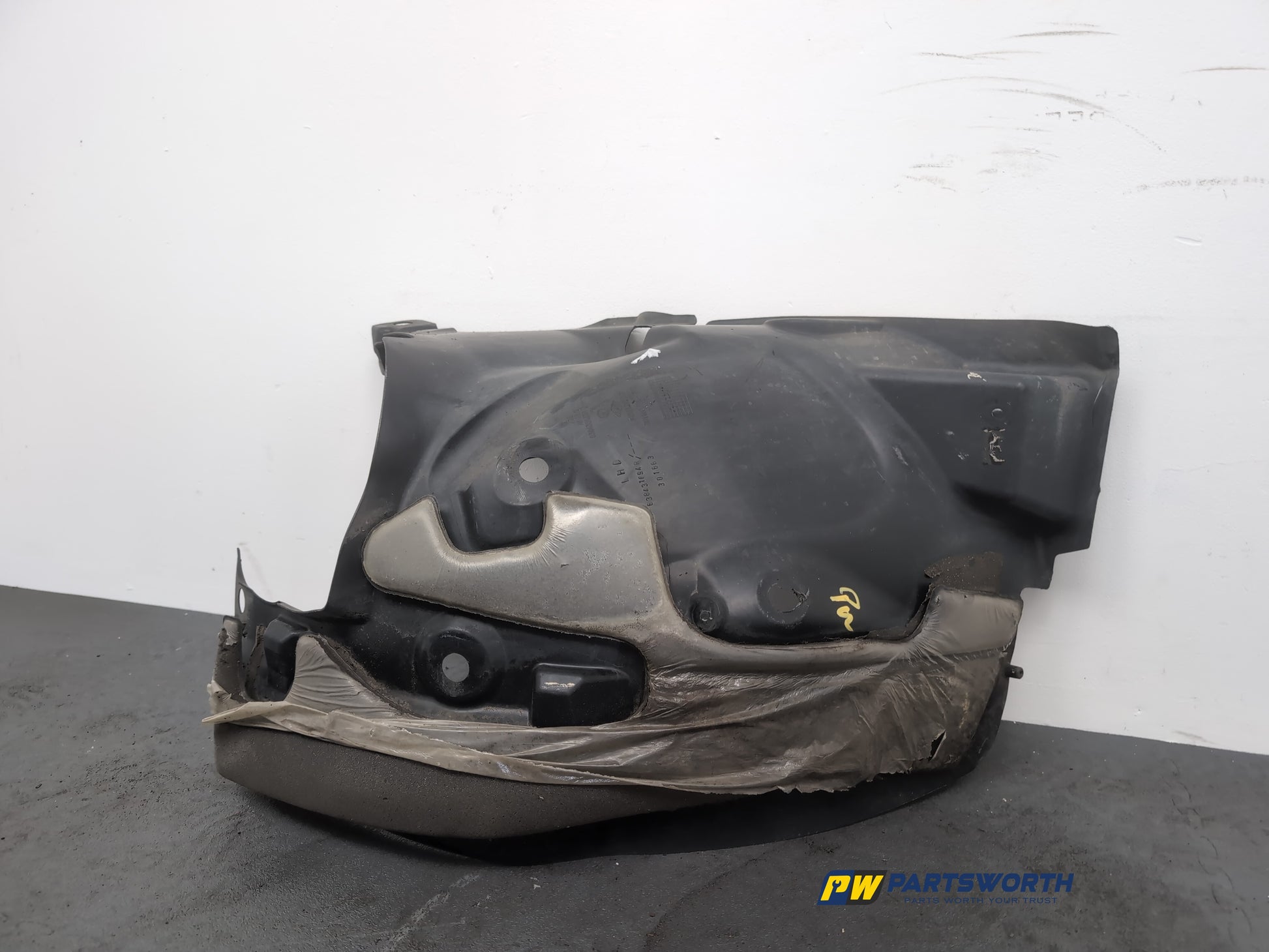 Moulding Wheel Arch Front LH 10