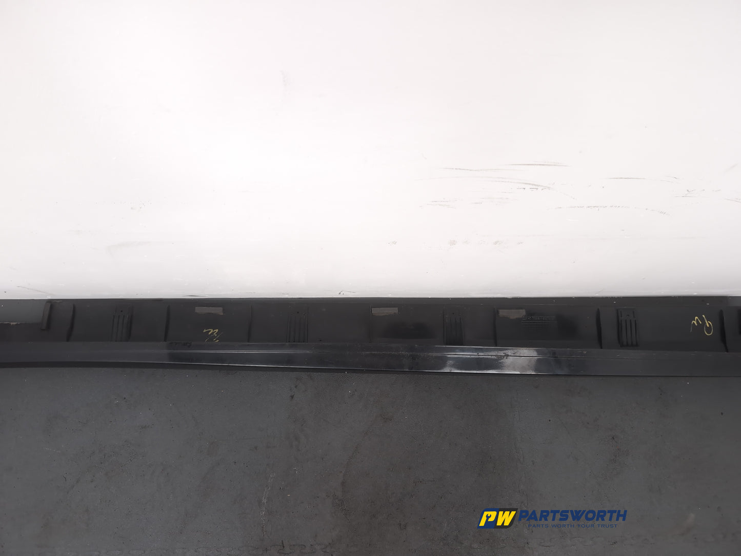 Side Skirt LH 10