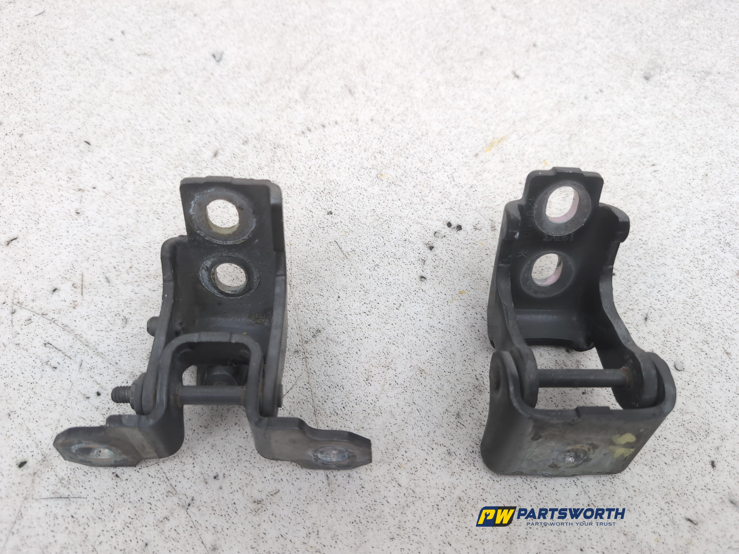 LH Front Door Hinge Pair  10