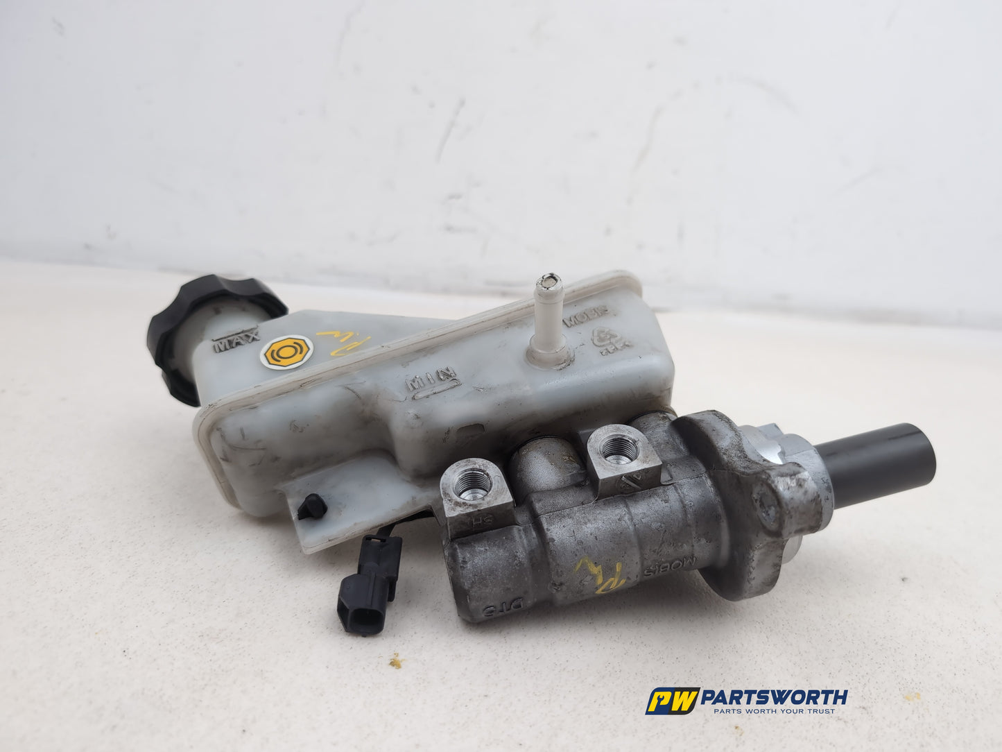 Brake Master Cylinder Assembly 10