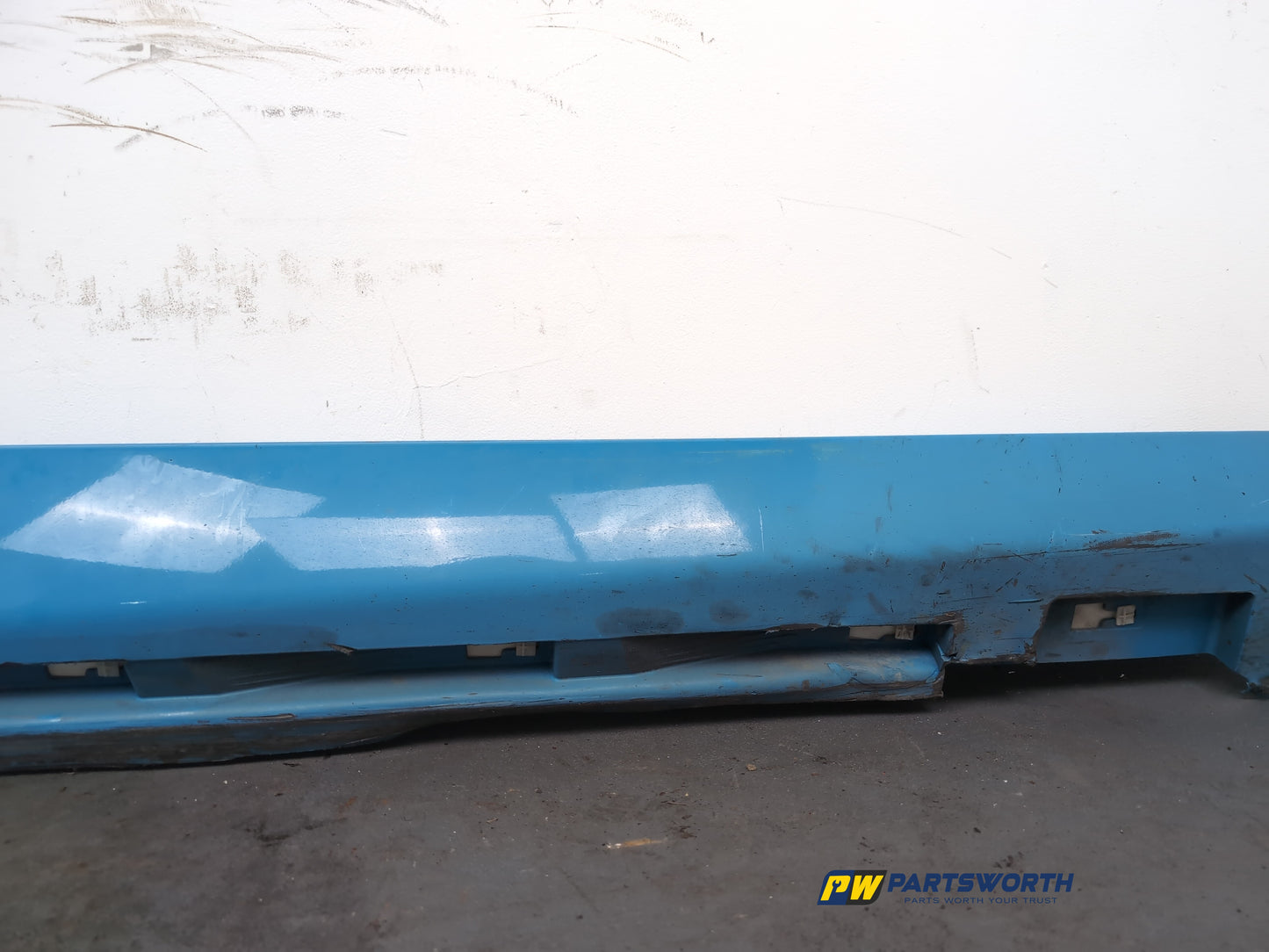 Side Skirt RH 10