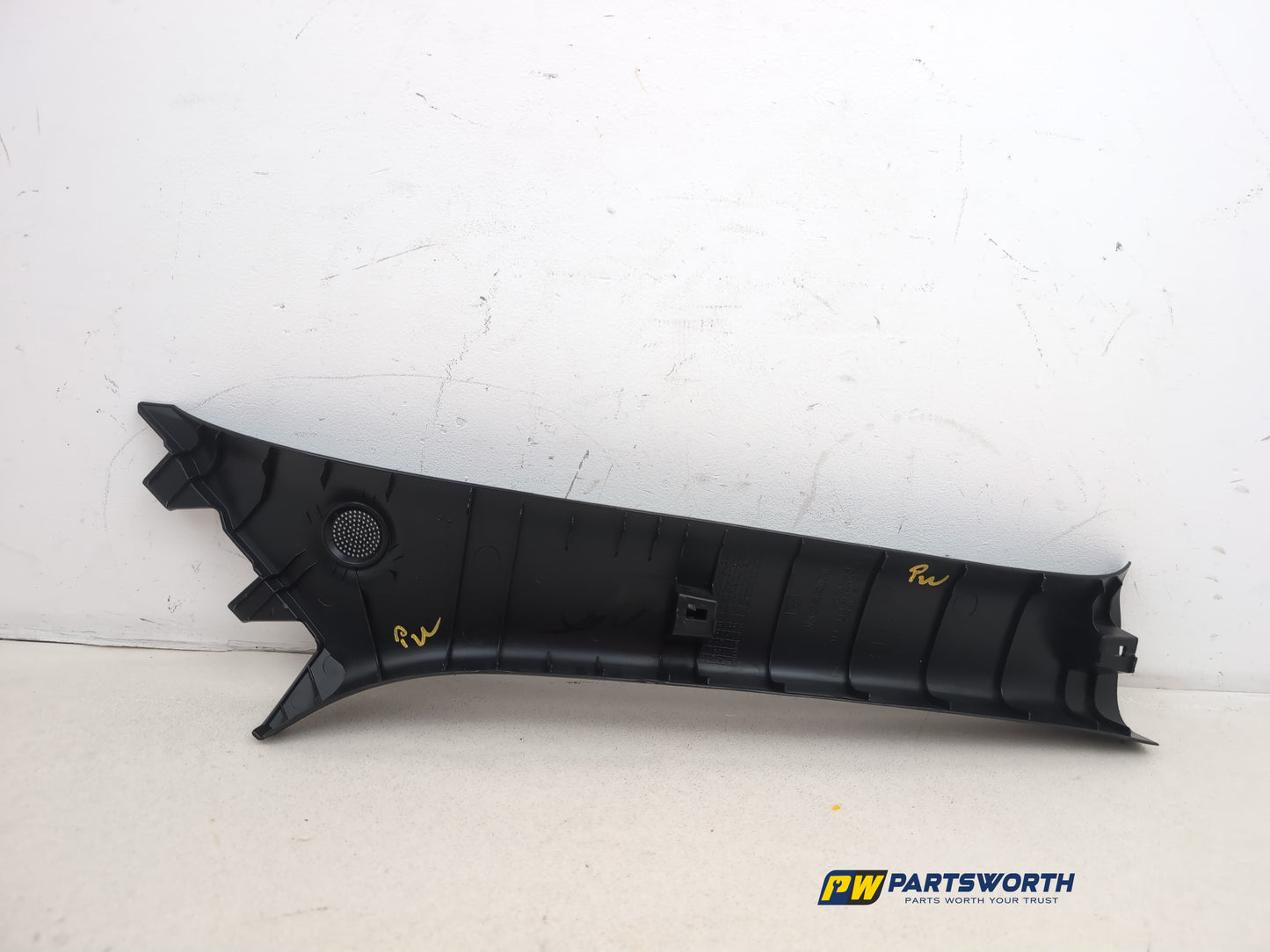 LH A Pillar Trim  9