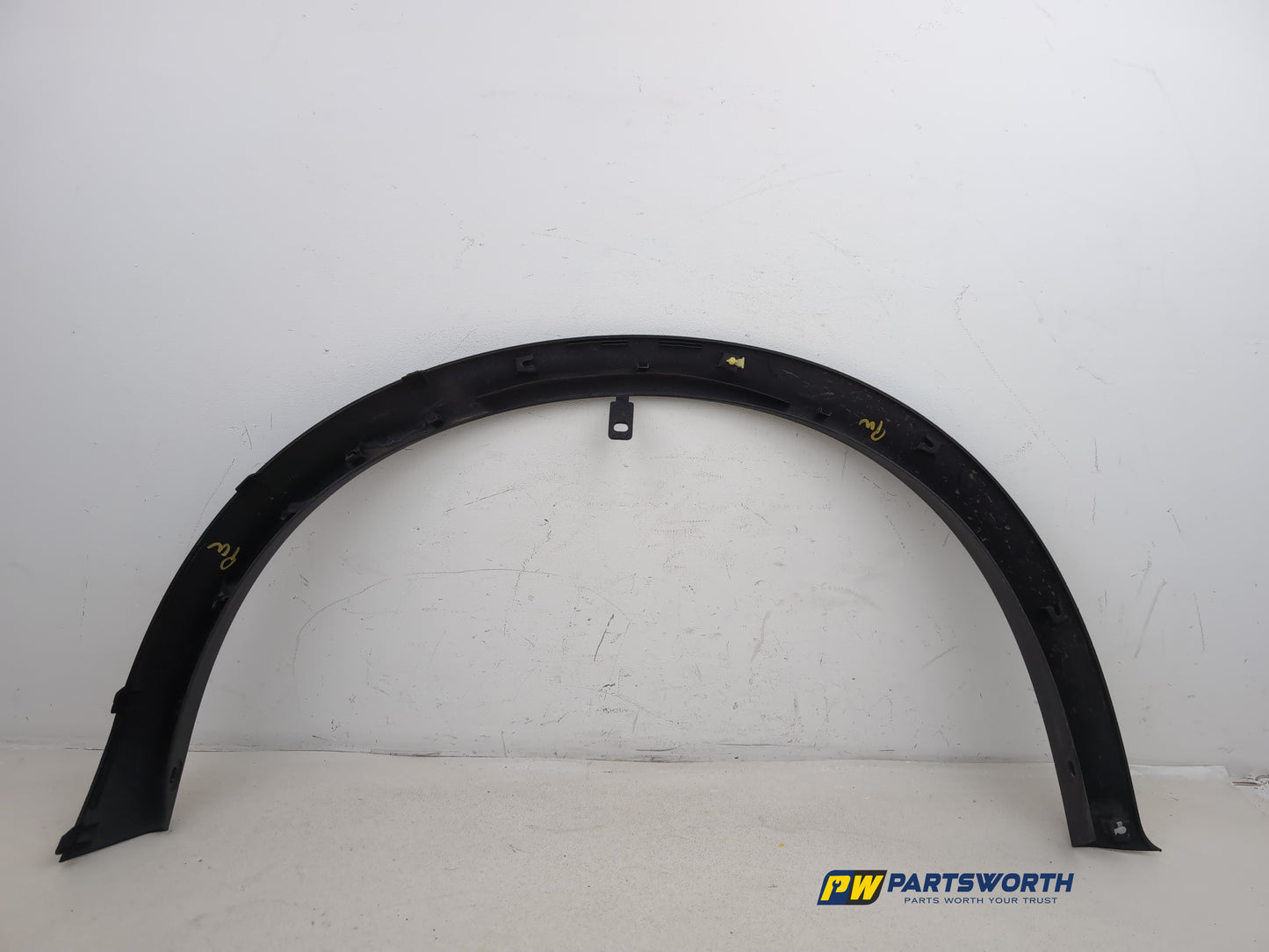 Moulding Wheel Arch Front RH 10