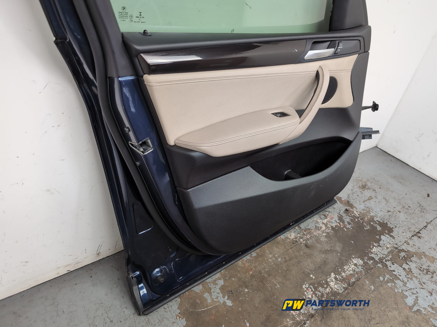 Door Front LH 14