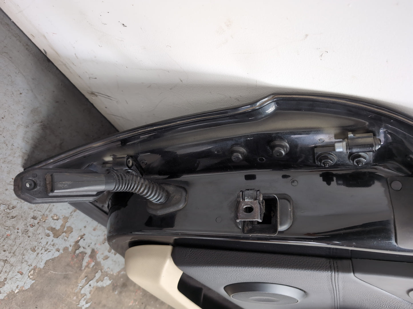 Door Front RH 14