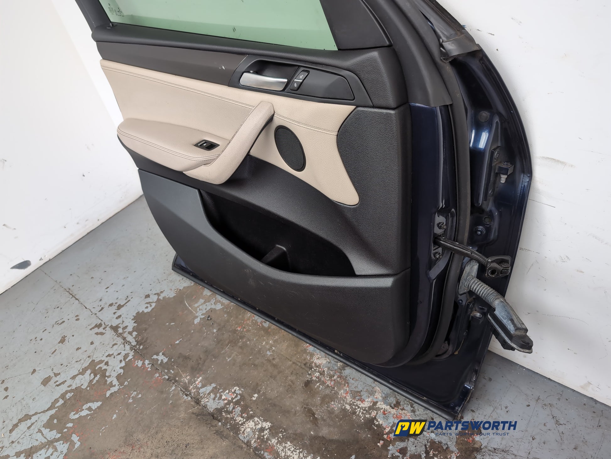 Door Front LH 15