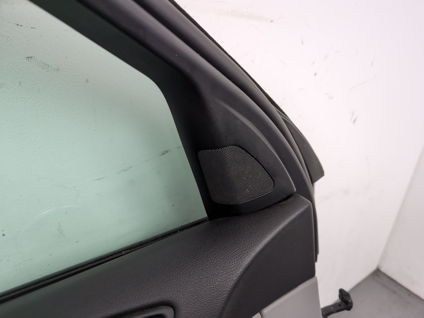 Door Front LH 15