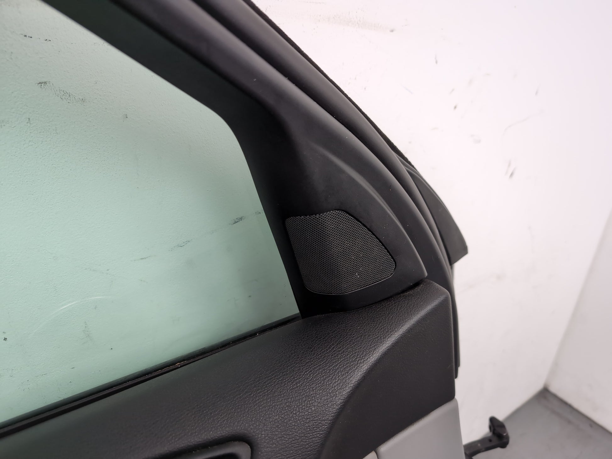 Door Front LH 15