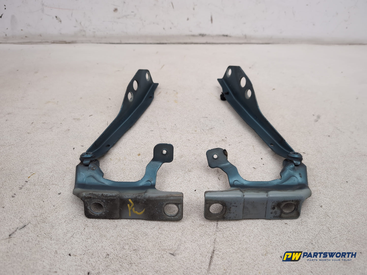 Bonnet Hinges 6