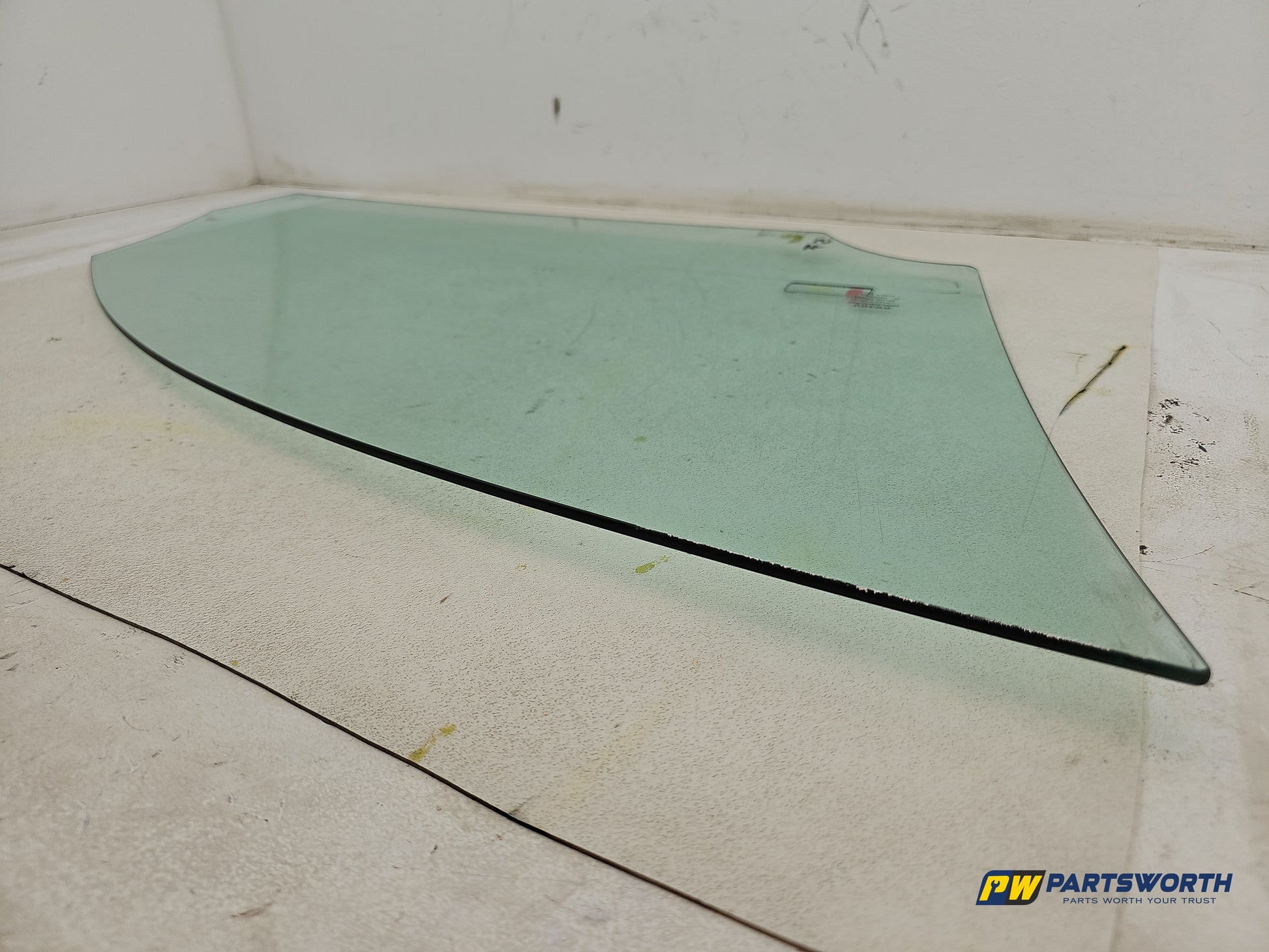 Door Glass Front LH 6