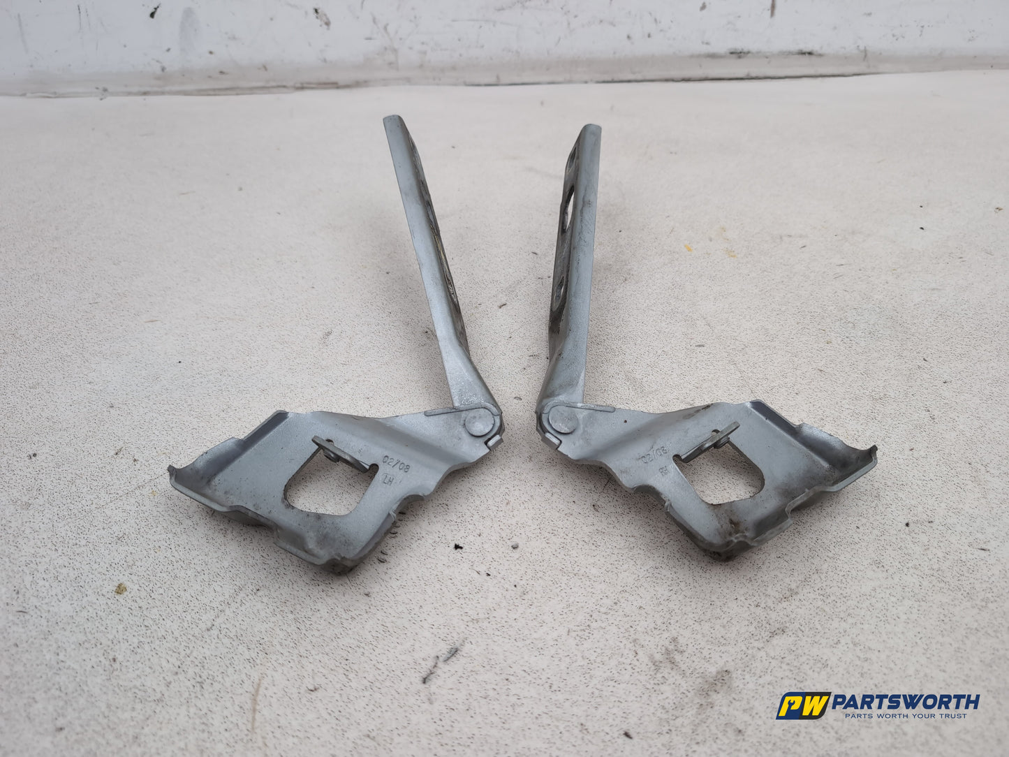 Bonnet Hinges 6