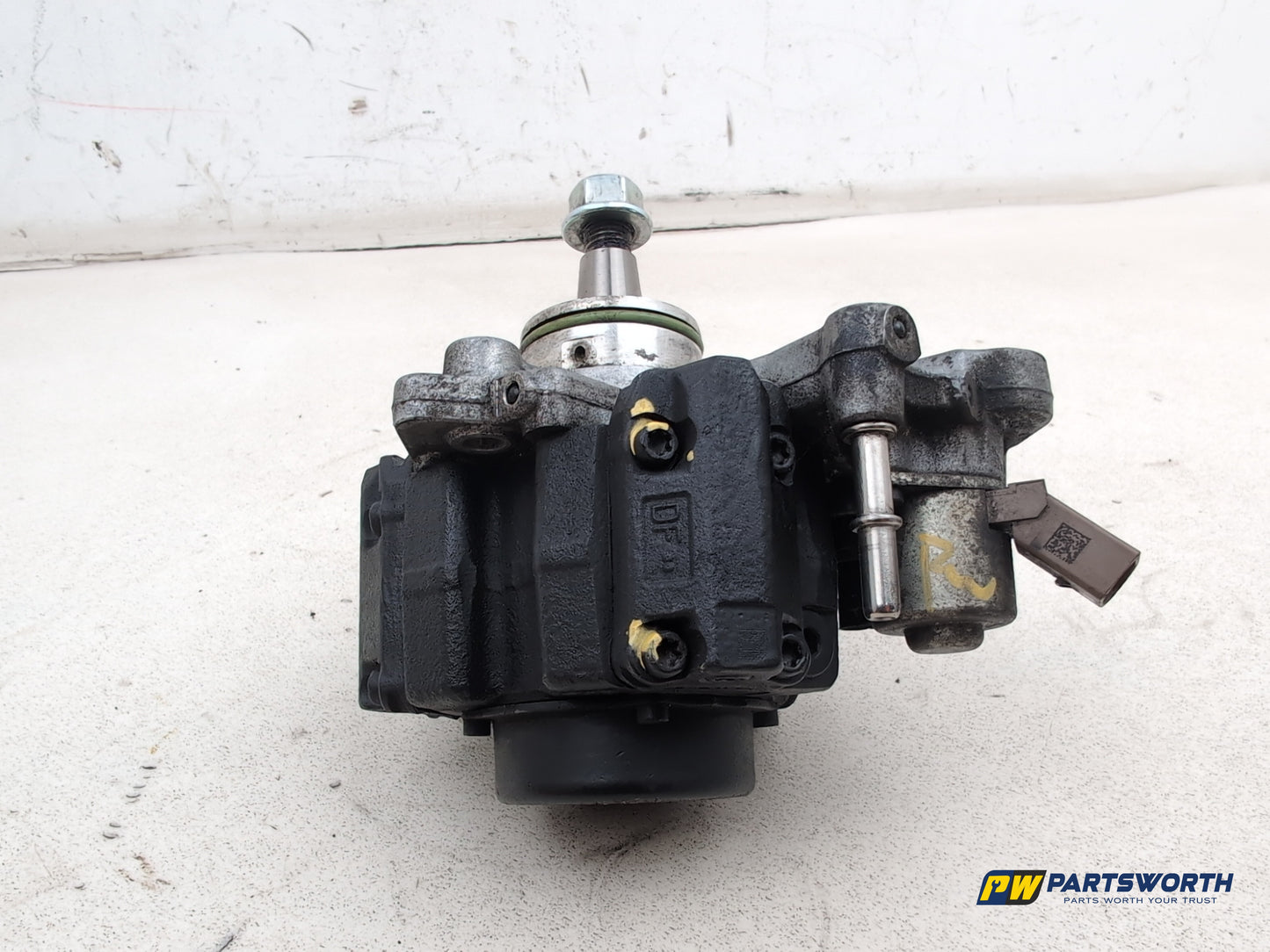 High pressure fuel pump 6